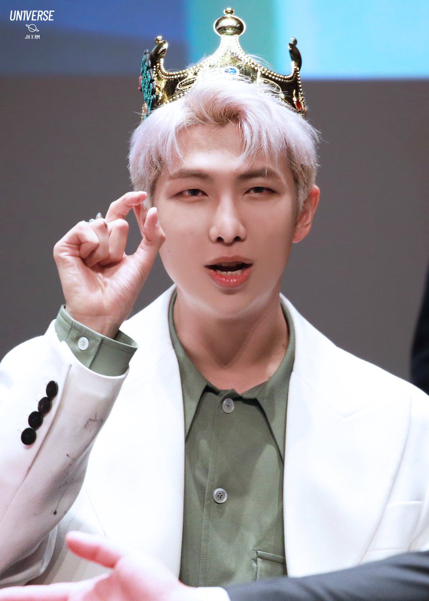 JMLOVEMODE's tweet photo. #BBMAsTopSocial BTS @BTS_twt 

⬇️강경민초시러맨

                  아미들봐서쬐에끔좋아맨⬇️ https://t.co/EzN7ftGmNZ