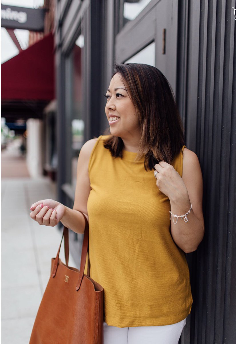 heythuydotcom's tweet image. I’m excited to partner with @jamesavery to share about their Buy 2 Charms and get a free charm bracelet or charm necklace! 
Check out today’s blog post! #sponsored #myjamesavery 
heythuy.com