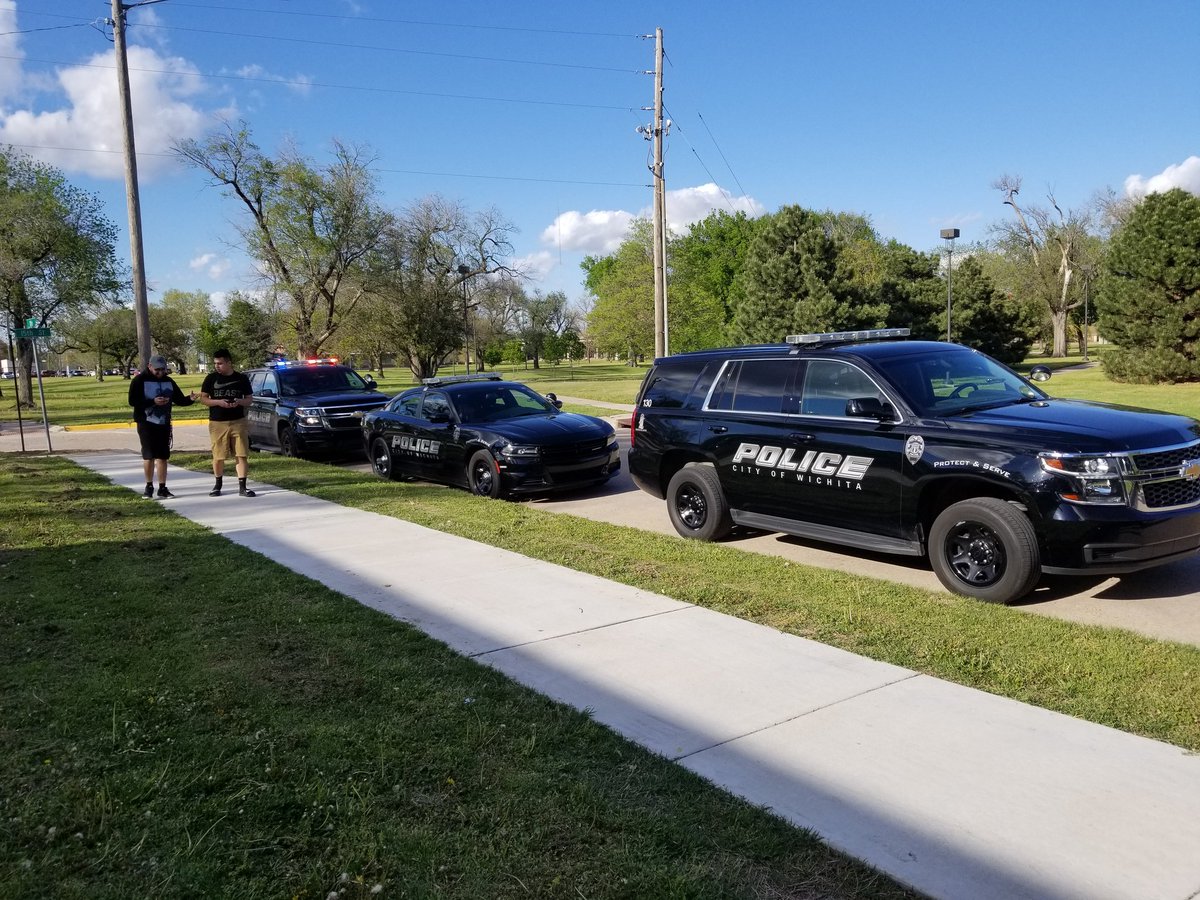 griffinkinder's tweet photo. @LOuvertureElm Career cookout was a huge success! Our community really showed up for our students! @WichitaPolice @WichitaFireDept https://t.co/zCw2ejwje2