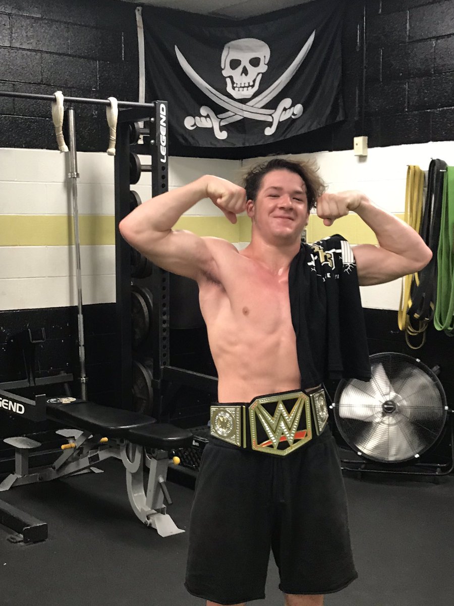 Coachward1's tweet photo. Congrats to 2022 RB @HuntyLukey for being the @Prov_Football MAN OF THE WEEK 💪💪💪 dude is different different 👀 #PTR #team30 #musclesonmuscles https://t.co/lOuT0UAEAo