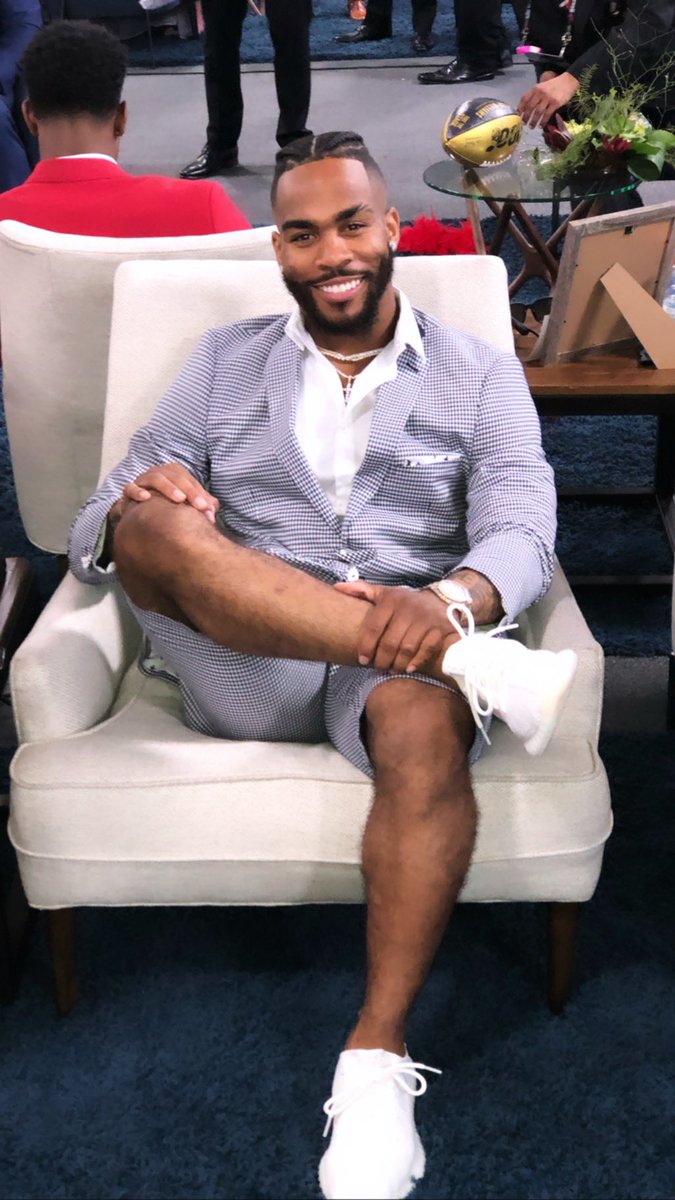 Charcandrick26's tweet photo. 😎😎 https://t.co/SLBrs9ET9g