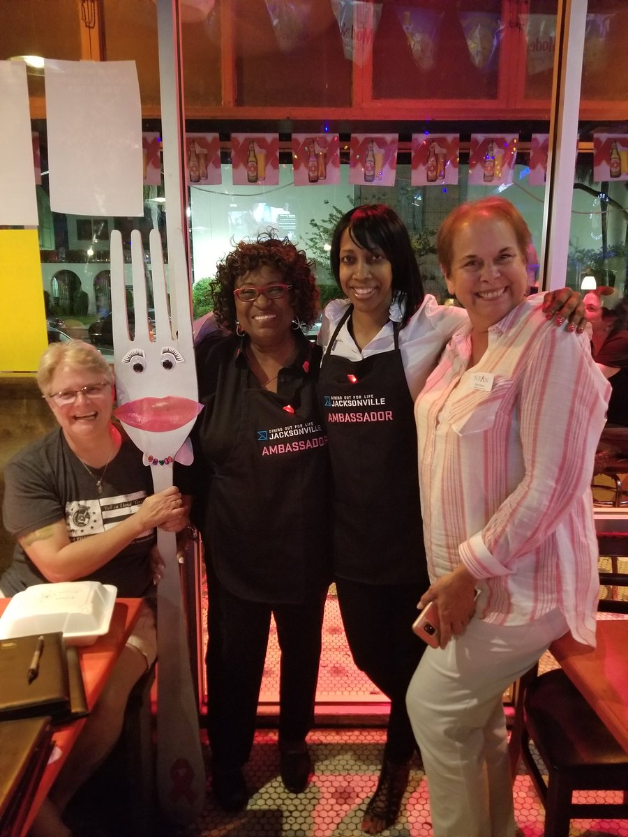 The ladies of <a href="/dstjax/">Jacksonville Alumnae</a> serving as NFAN Ambassadors tonight! Always working!!!! #dstjax #DST1913 #AdvancingDST #SouthernDST1913