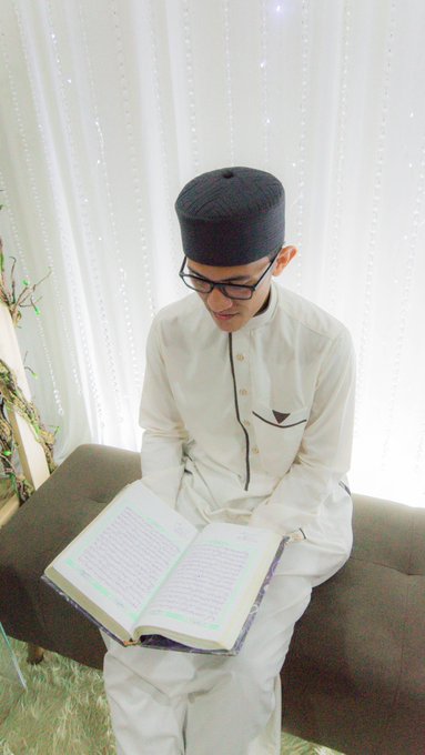 “Sweetnya, Setiap Kali Baca Mesti Ingat Suami.” Tiga Tahun Siapkan, Lelaki Ini Hadiahkan Al-Quran Tulisan Tangan Sendiri Buat Isteri.