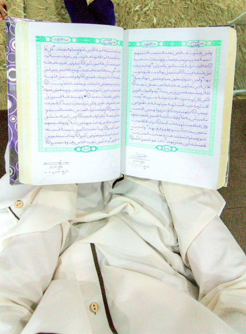 “Sweetnya, Setiap Kali Baca Mesti Ingat Suami.” Tiga Tahun Siapkan, Lelaki Ini Hadiahkan Al-Quran Tulisan Tangan Sendiri Buat Isteri.