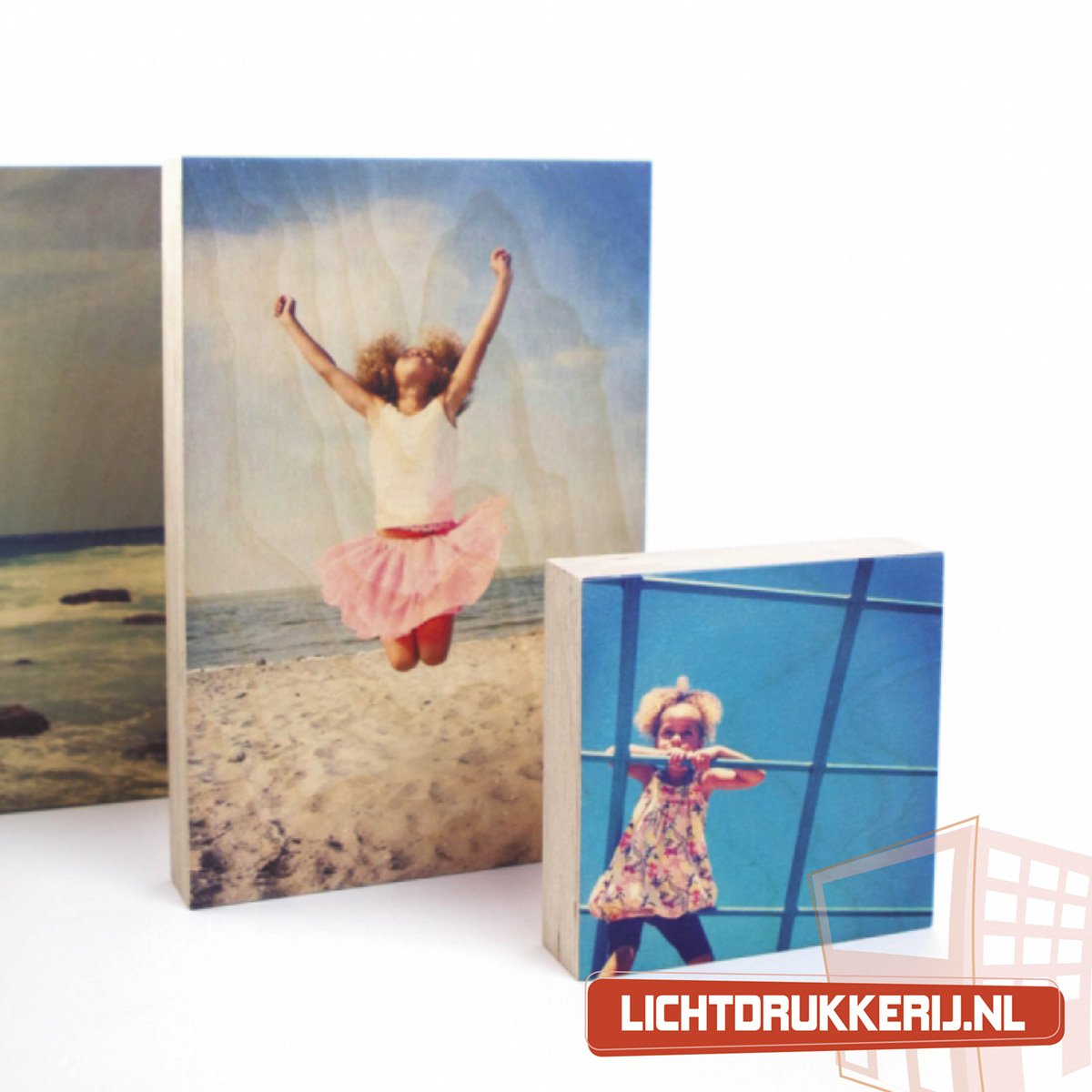 Opvallen bij de klant met een een cadeau bij de oplevering van een project? Dan is de foto op blok iets voor u.

Profiteer nu van onze openingsactie en ontvang 10% korting met kortingscode: OPENING2019

Bekijk dit product hier ⬇️
lichtdrukkerij.nl/opleveringskad…