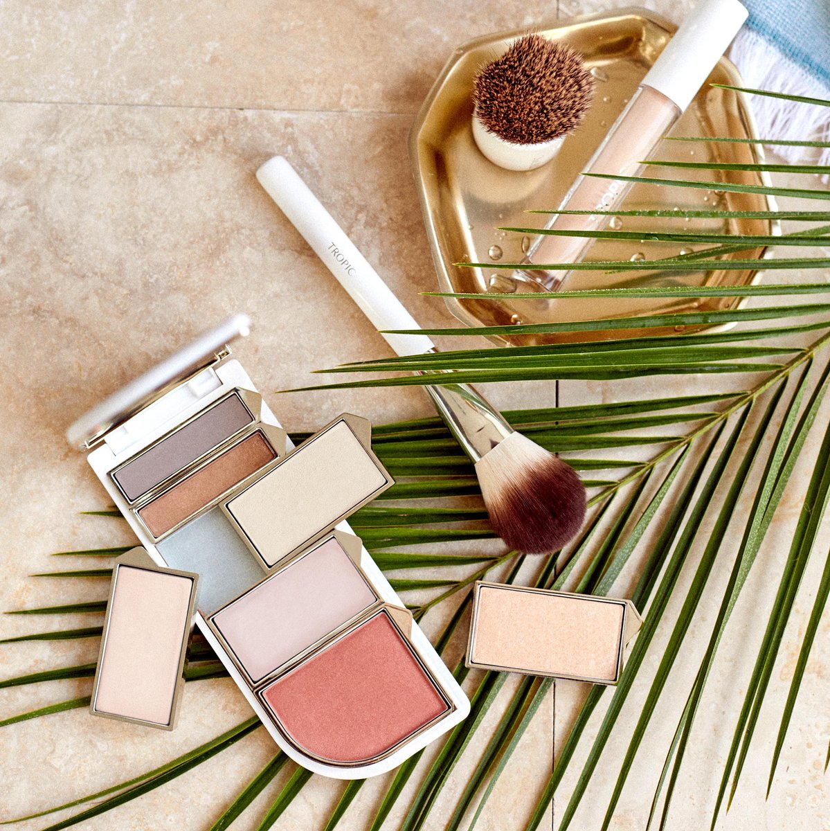 TropicSkincare's tweet image. #DesignYourLook with our completely customisable Colour Palette fal.cn/AdhG

With literally millions of combinations to choose from, you can create something that&apos;s completely unique to you! 

Enjoy your makeup, your way ✨