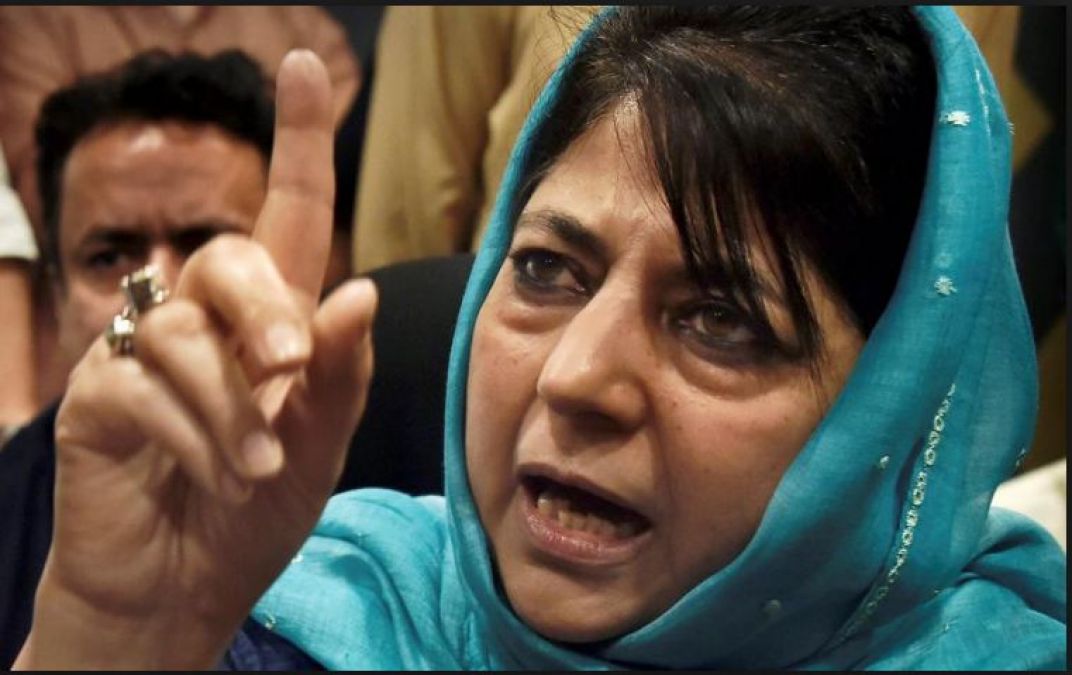 Thoughtsbookcom's tweet photo. #MehboobaMufti-slams-ED-for-summoning-the-teenage-daughter-of-jailed-separatist-Shabir-Ahmad-Shah-in-a-money-laundering-case...
https://t.co/lOCcyRxzLb
#Trending #trendingtopic #TrendingNow #News #NewsPicks #NewsUpdate #trendingnews #LokSabhaElections2019 #JammuAndKashmir https://t.co/UoooPFLkur