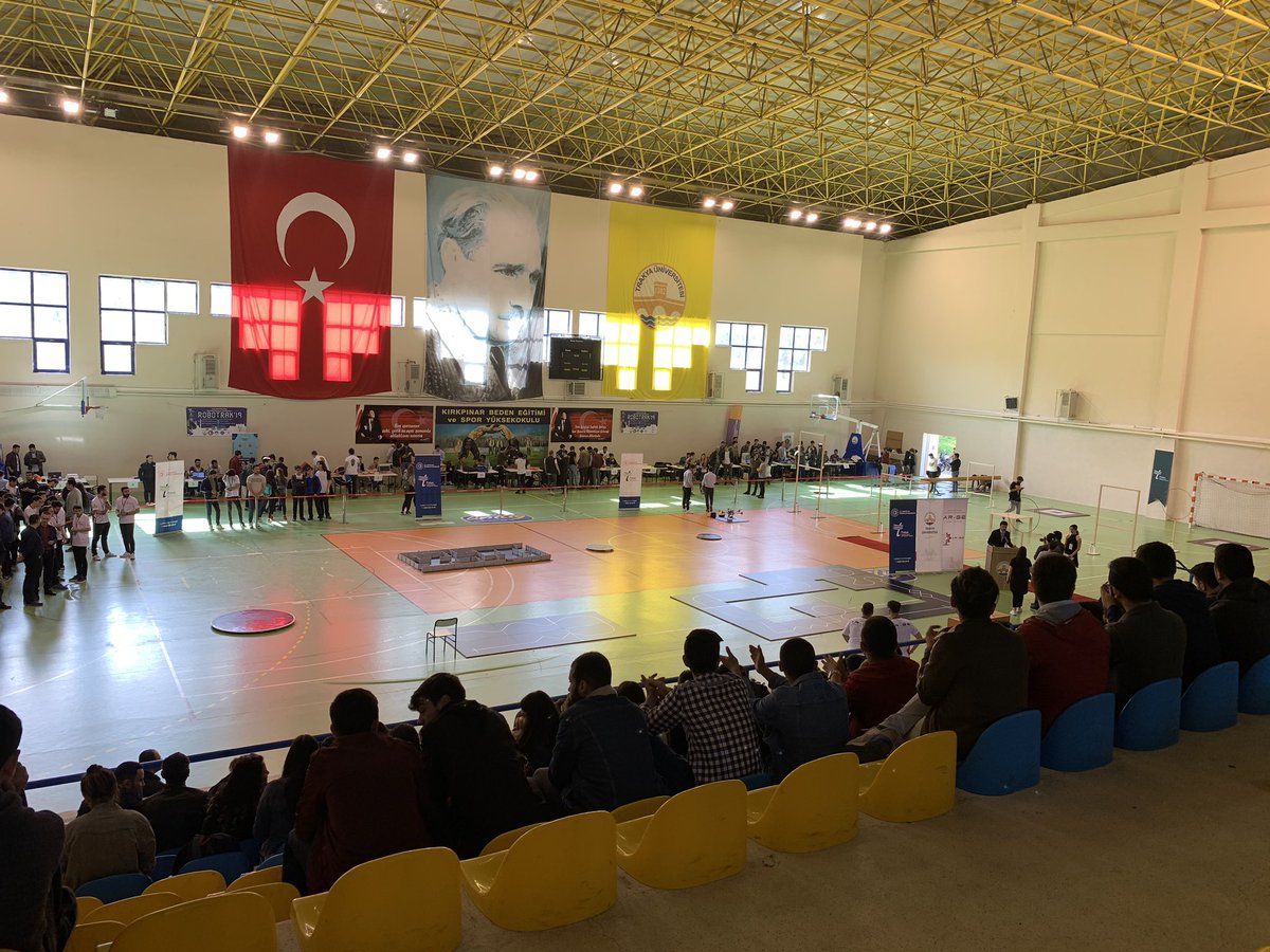 burgencay's tweet image. #robotrak #trakyaüniversitesi Robotik çalışmalar ve inovatif çözümler sergisindeyiz. Katılım ve heyecan çok güzel..