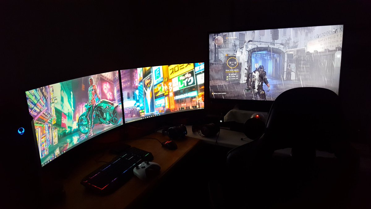 ExampleTM's tweet image. I need a new TV 👑