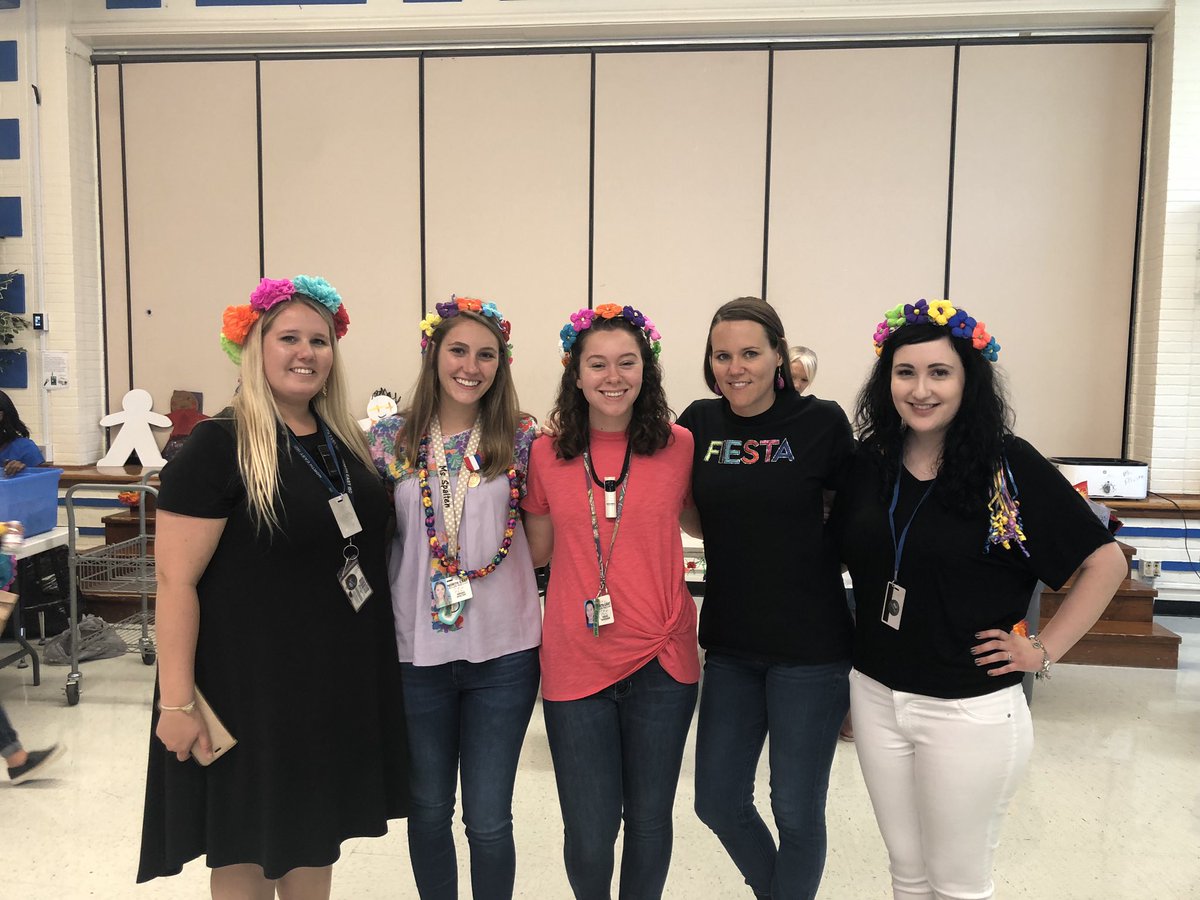 mindy_arriaga's tweet photo. Serna’s K/1 Fiesta 2019 in the books! We all had a blast thanks to our many volunteers and the donations received. #Fiesta2019 #theNEISDway #fabulousfirst @SernaSammySeal https://t.co/BCAPg6HqIx