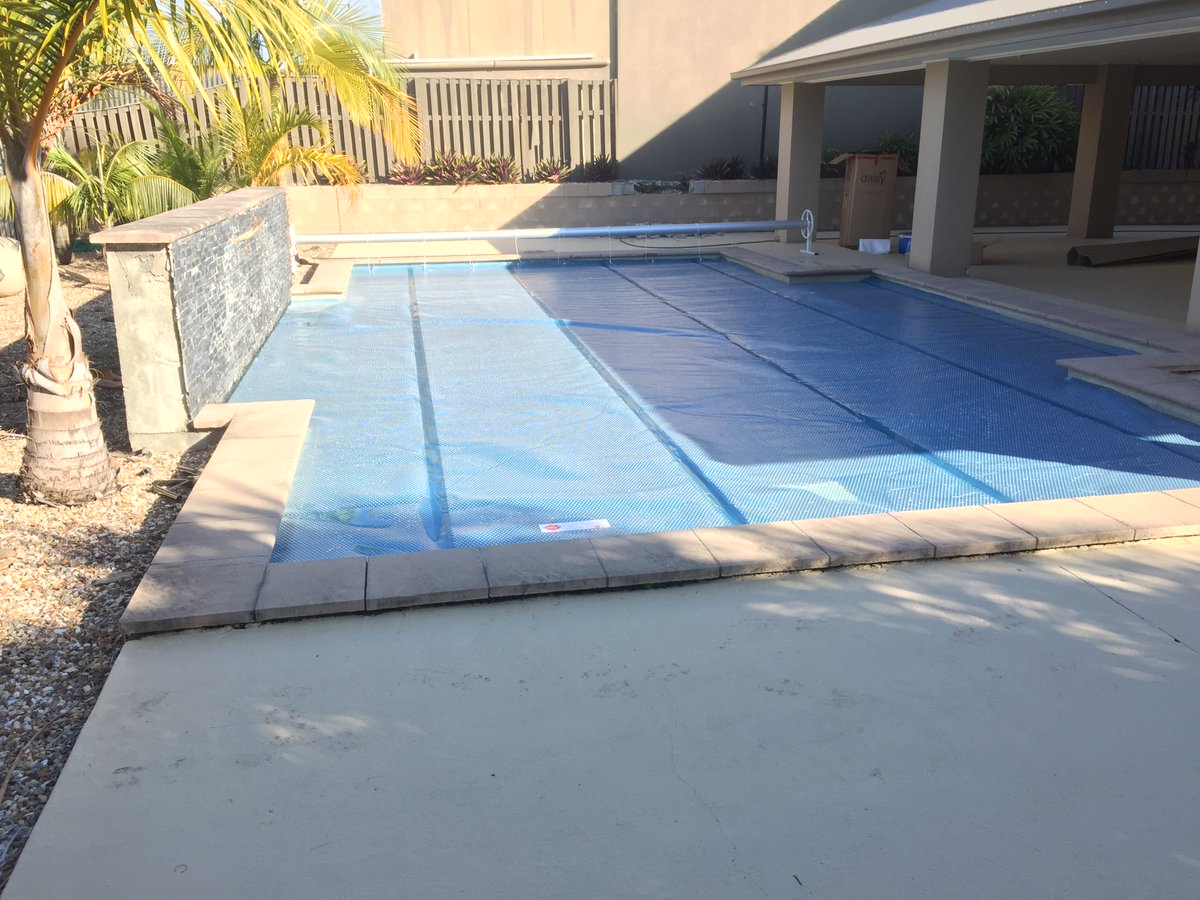 ecosolarheating's tweet image. Solar pool blankets allow sunlight to pass through the cover to heat your pool #poolblanket ecosolarheating.com.au/solar-pool-bla…
