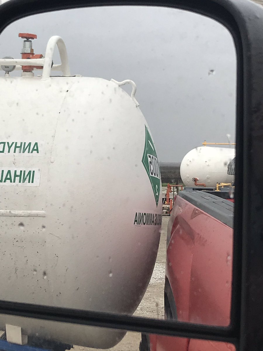 FredButt6's tweet photo. Backing up tanks and rehooking is a challenge!
Watching the right mirror getting close to the back tank. I looked at my drivers mirror! Wow glad the hitch was 1” longer! Or would have taken out side of bed! #luckythistime https://t.co/m6Rb7I0SaR