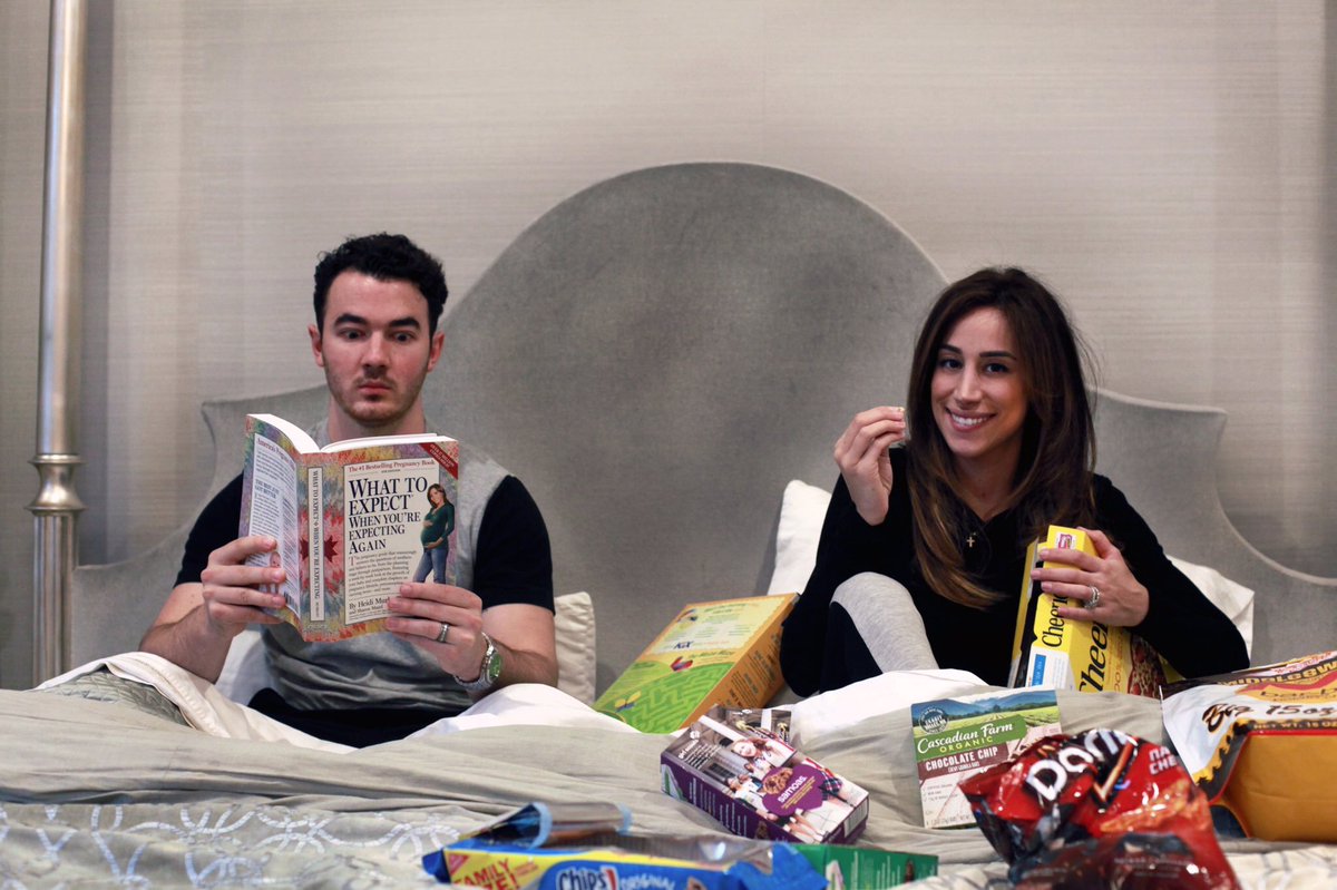 TheJonasScoop's tweet photo. π π²πππ«π¬ ππ π¨ ππ¨πππ²: Kevin and Danielle shared exciting news: "Prepping for baby number two! #babyjonas2.β
πΈ April 25, 2016 https://t.co/DLoeMgeW3E