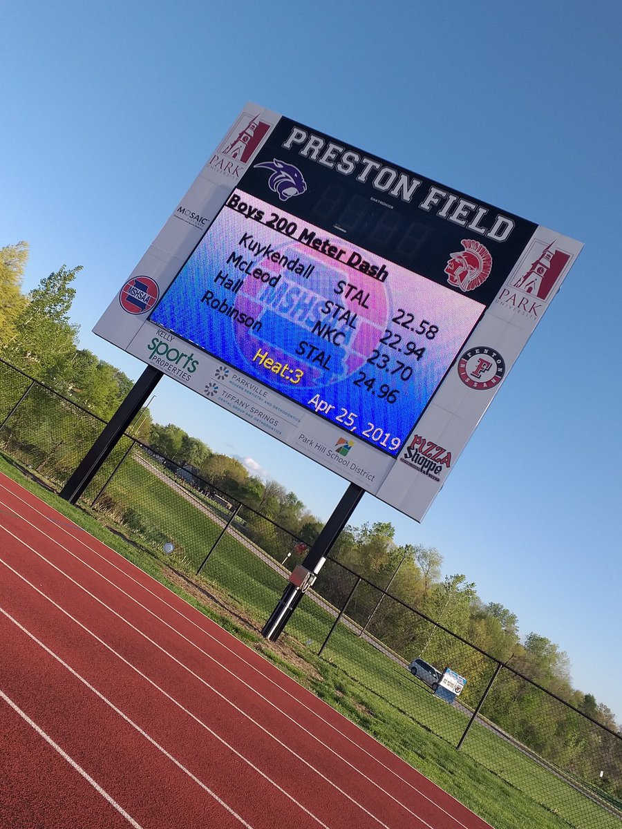 N2SportsNKCHS's tweet photo. Congrats to Brandon Hall on his 3rd place finish with a time if 23.70!!!
@NKCTrack_Field @NKCHornetsNest @NKCHS_AD
#NorthtownTRUE #GetN2it #GetN2Sports #GetN2Track https://t.co/nAfQmfS5zx