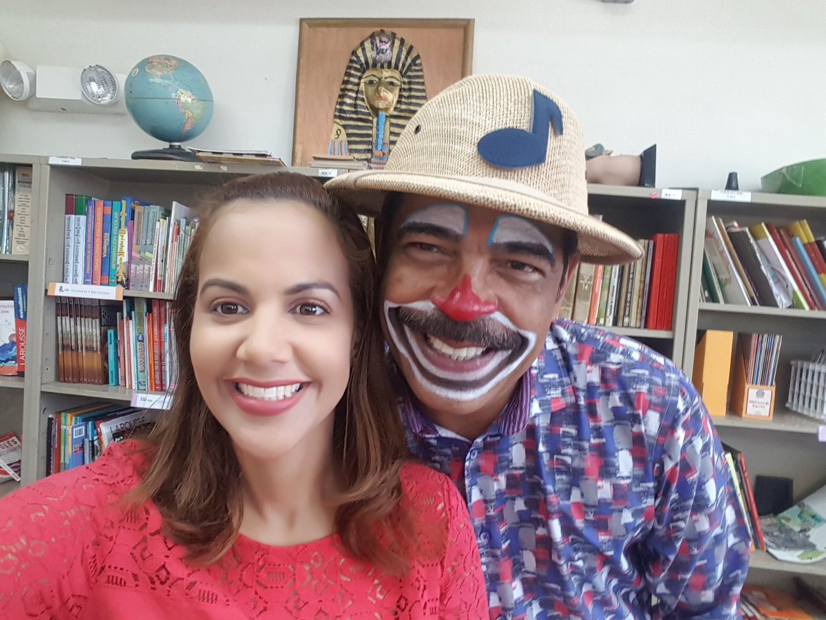 StephaniePrez04's tweet photo. @PAYASOREMI Súper emocionada con la visita! Gracias! 😃 https://t.co/AyGfz5UzZM