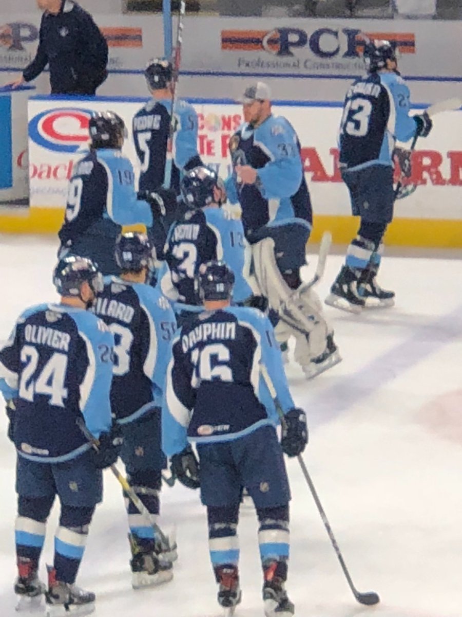 mapamukcu's tweet photo. Panther arena Milwaukee WI #MILhockey #adswin finally snap the losing streak #woohoo #GLORIOUS @HatchBrewers @ERODJEDI @TankerYanker68 @frontrowjon @BTurer13 @aaronadmirals https://t.co/bwFDgAgnQk