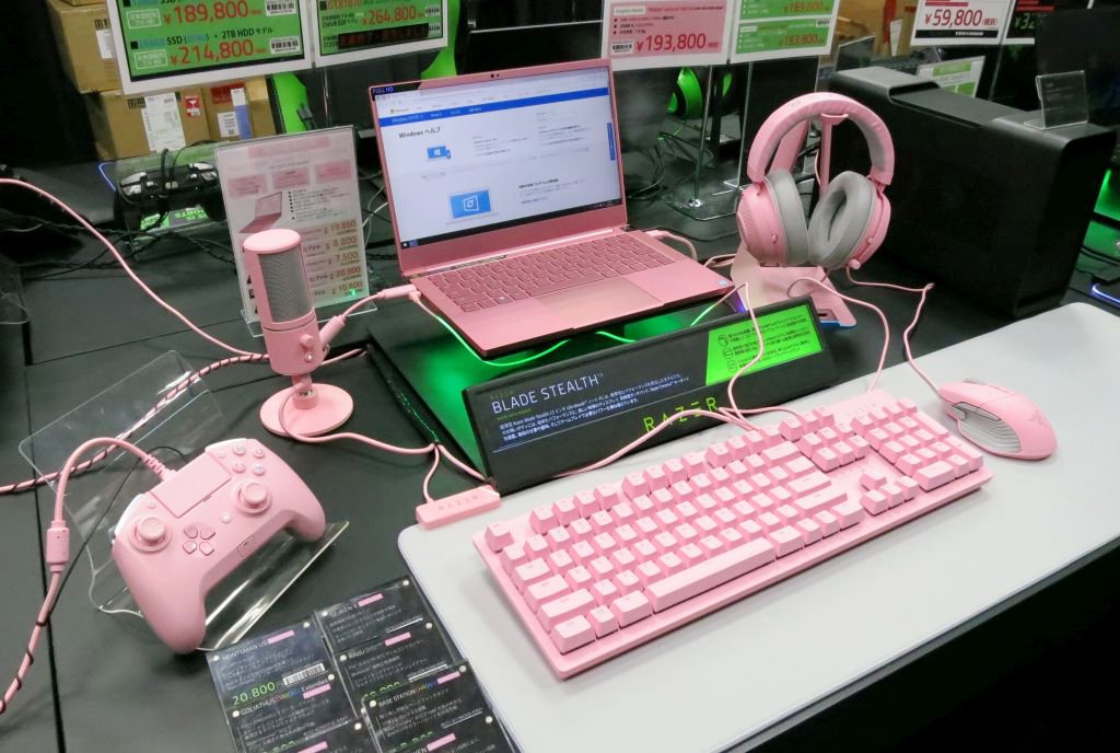 Tsukumo Ex ツクモex على تويتر Razer Store 昨日 弊社広報からもプレスリリースが出ました鮮やかなピンク が可愛いゲーミングデバイス Razer Quartz Pink 7製品 販売中です 同じくピンクのrazer Blade Stealthとあわせて デスクを春色にコーディネイトし