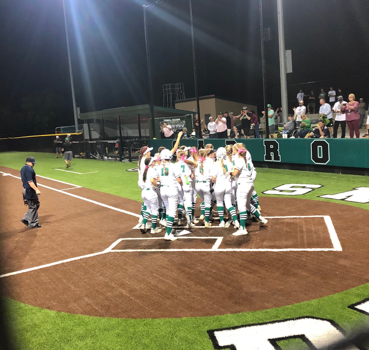 dragsoftball's tweet photo. Dragons WIN (Wow)

Game 1 Final

Carroll - 13
Flower Mound - 12

The series continues tomorrow at Flower Mound. 

Game time is 6:00pm. https://t.co/aXyyeYlLTW