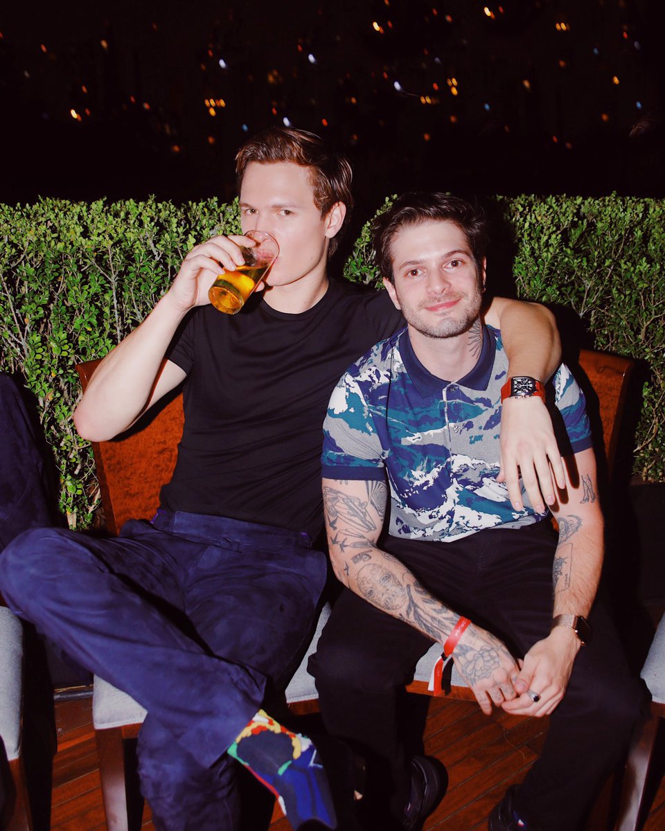 federicodevito's tweet photo. #PoloRedRush ✌🏻 Welcome to Brazil, @AnselElgort! 🇧🇷 Amanhã fiquem de olho aqui no meu Insta, teremos live! 🙃 MANDA SUA PERGUNTA!
📸: @Brenodamatta https://t.co/axQNn1fZyO