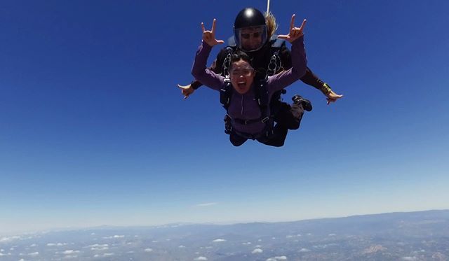 SkydiveSD's tweet photo. Keep calm &amp; rock on 🤘
-
Fly our Thursday Special for $149! Book your tandem now, link in bio!
-
-
-
#skydivesandiego #tandemskydiving #california #sandiego #baja #tandemskydiving #greenlight #skydiving #skydive #weekendvibes #socal #otaylakes #southe… https://t.co/DkpIJm7Z1y https://t.co/9MpyYaYvn3