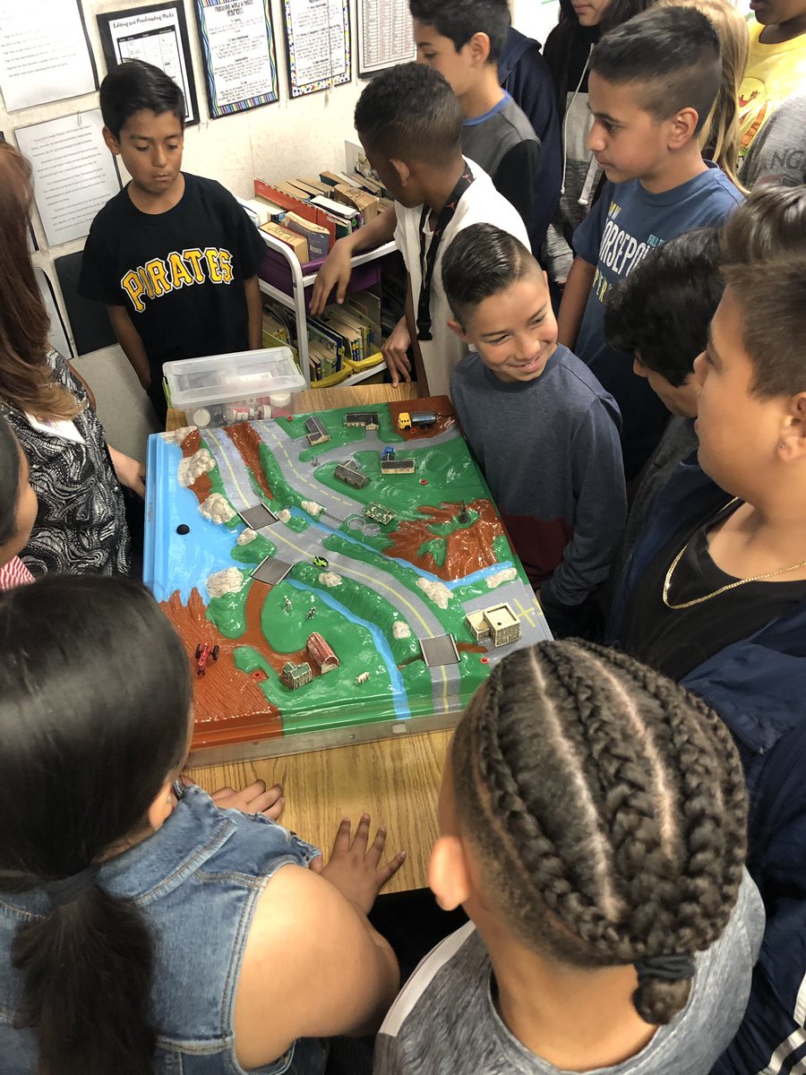 steamsquad46's tweet photo. Guest speaker from Inland Empire Conservation District came out today to educate us on pollution and the effects it has on our water! 🐳🌊🐠🐟🐬♻️#saveouroceans #PBL #stem @CooleyRancher @teamtreff @yvonne_carrion @andredaughty https://t.co/OTr8lW6NGT