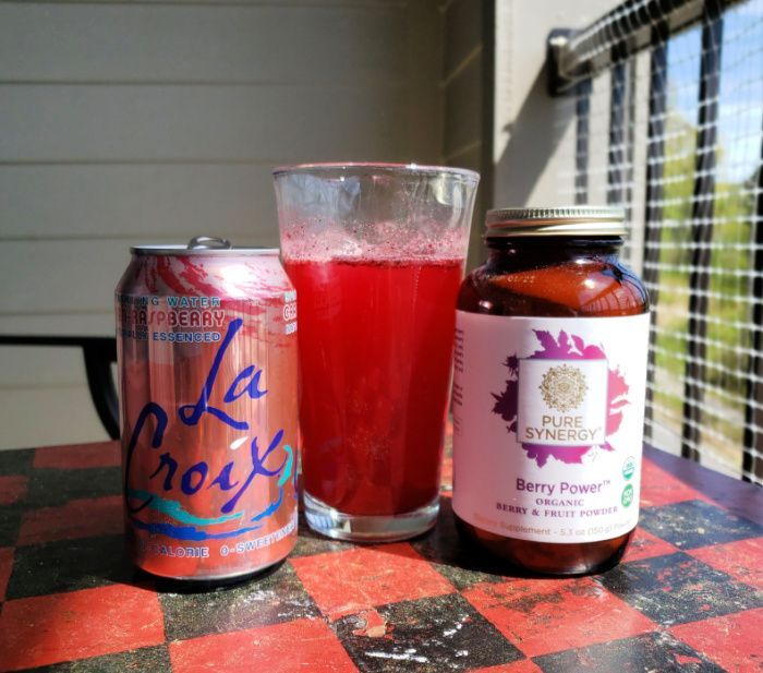 eatmovemake's tweet photo. Easy, healthy spring drink idea: 1 serving @puresynergy Berry Power, 1 can sparkling water. Done! Lots of other spring faves on the blog >> #BabbleBoxxSpringHealth #ad https://t.co/Jkag1hifhp https://t.co/OkhI8bjrAL