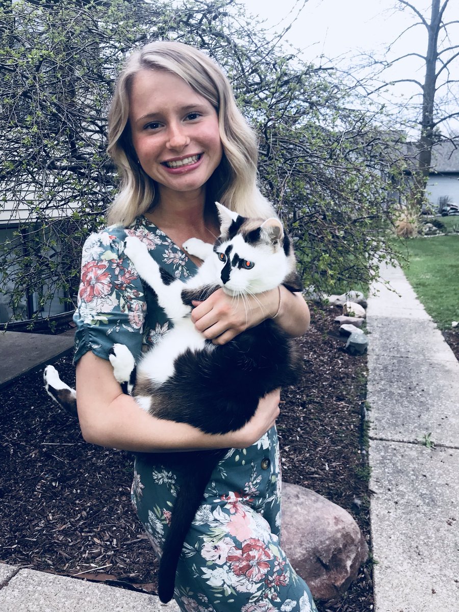 Leahhwebber's tweet photo. But the minute I put her down she wants me to pick her up again #mainlady https://t.co/d28MEH8Pxg