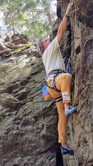 MichaelFchsle's tweet photo. Klettern Im Vogtland
@NeproSport
@SterlingRope
@MadRockClimbing
@climbskin
#LACD #nihilclimbing
@frictionlabs
#Autohauskornprobst #DAV #energieliebe
@GrueziBag
#nuapuo #one47
@alpina_sports
@hansbrainfood https://t.co/cxmbxHpxZf