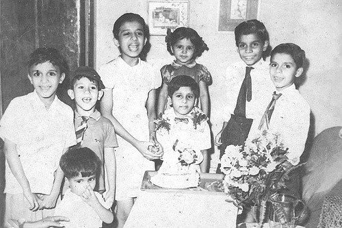 firozeshakir's tweet photo. With late #KeithKanga #AtomicForest on my birthday Wodehouse Road Khatau Bhuvan now Jony Castle #Colaba .
also in picture Savera , Munni my sister ,Shakil my brother Desmond John Perkins ,,Saveras brother .. https://t.co/tGUiRnl8Kv