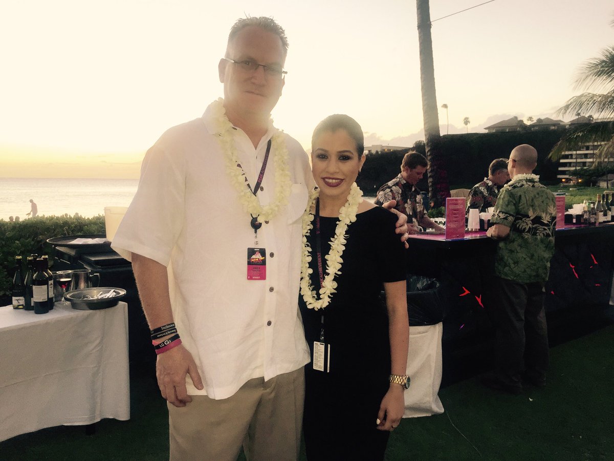 natty15's tweet photo. Happy Birthday to one of the most inspirational leaders I know ⁦&amp; who I get to call my peer ⁦@LVBleedMagenta⁩! 😆 Wishing you a fabulous day! 🥳🎂🎁🎈🎊🎉🤗 I had to do a #TBT to the first time we met 😜🎊 #Peak2015 #SignatureFamily https://t.co/Akc0ARlpsV