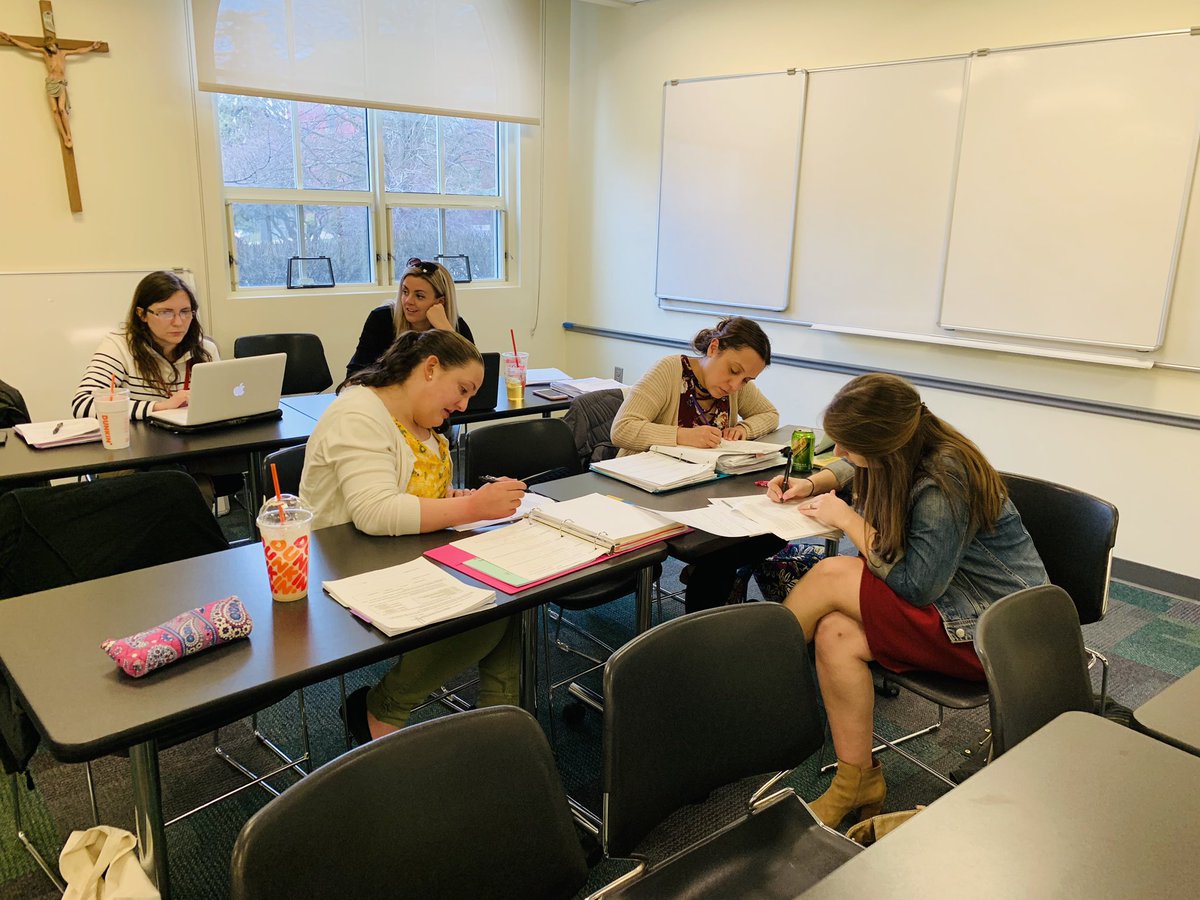 LiteracyChef's tweet image. Graduate #SpecialEducation candidates hard at work developing key understandings through text dependent questions &amp;amp; finding the magic scaffolded questions have in making any text accessible fr all learners. #LoveYourProcess to #TeachTheProcess #PCEDU606! #read @MsBolduc3CB