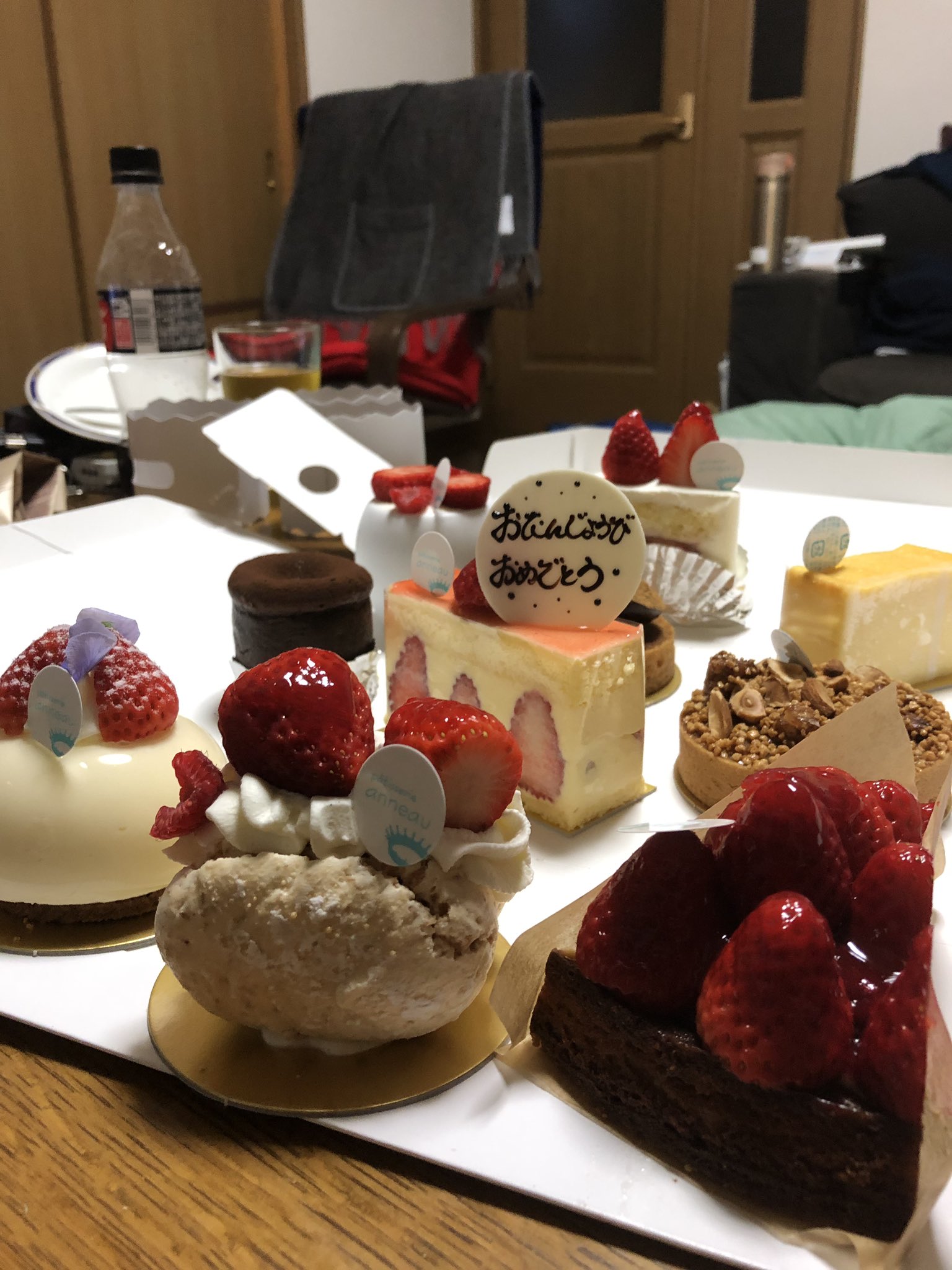 Kazuhiro Takahashi Pa Twitter 三重県桑名市 パティスリーアノ どれも美味しかったけどショートケーキが溶けてなくなるぐらい絶品 場所は住宅街 田んぼ とトンデモだけど行く価値あり ケーキ 桑名市 T Co Ajk4vtokjc Twitter