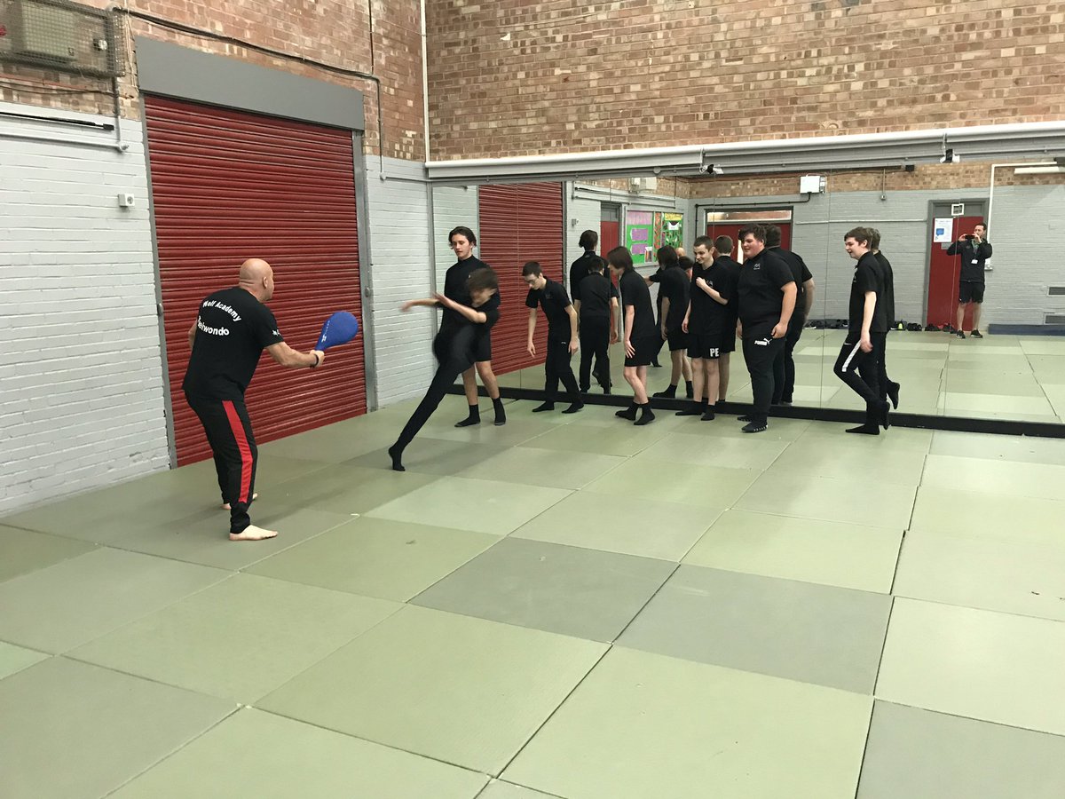 TheSuttonAC_PE's tweet photo. Fantastic experience for over 100 @TheSuttonAC students yesterday! #wolfMMA coaches came and delivered taster sessions throughout core PE - hopefully its #sparked an interest or passion for an activity they haven’t experienced before https://t.co/VaneM5PFxn