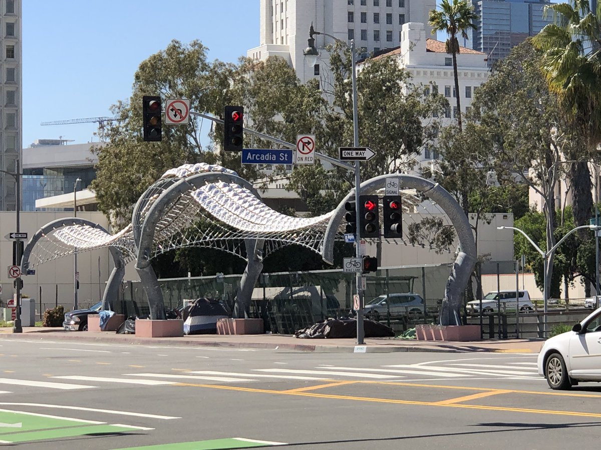 SusanCollinsLA's tweet photo. @Nancydah @MayorOfLA @DowntownNews Here’s the surrounding area of his “Successful” Shelter! https://t.co/f7zQmQmD4o