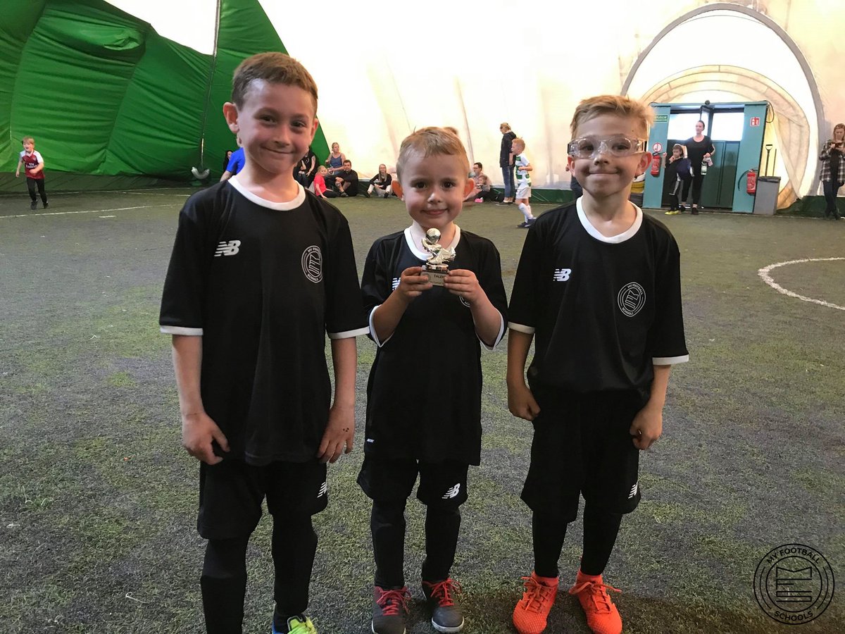 MF_Schools's tweet photo. 👉 Zapowiada się kolejny dzień treningów pełnych radości! 😊#MyFootballSchools #MyFootball #MFS #newbalance #Gdansk #gdynia #sopot #rumia #wejherowo #tczew #chojnice #malbork #lebork #slupsk #trening #weekend #Piatek https://t.co/erORAjHzbP