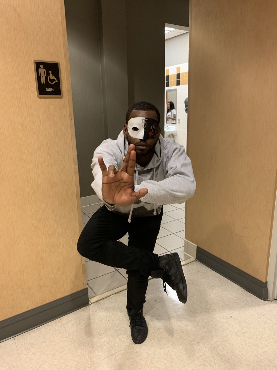 tydorrian's tweet image. 🗣 HOLLLUUUPP.. let me drive the boat ⚓️ #Live5 #myASU @Dphi_Xi