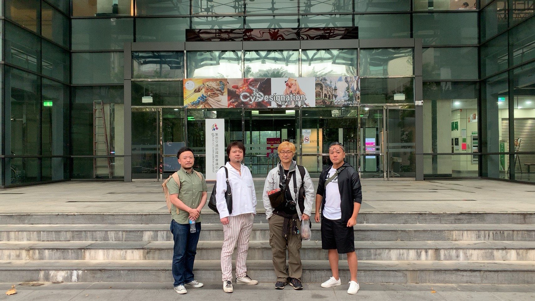 Cydesignation公式アカウント 4 13 14の2日間 皆葉英夫 相場良祐 吉田明彦 堀壮太郎 Horignition によるライブドローイングが開催されました 人前で絵を描くという普段なかなか味わえないイベントは 4名にとっても