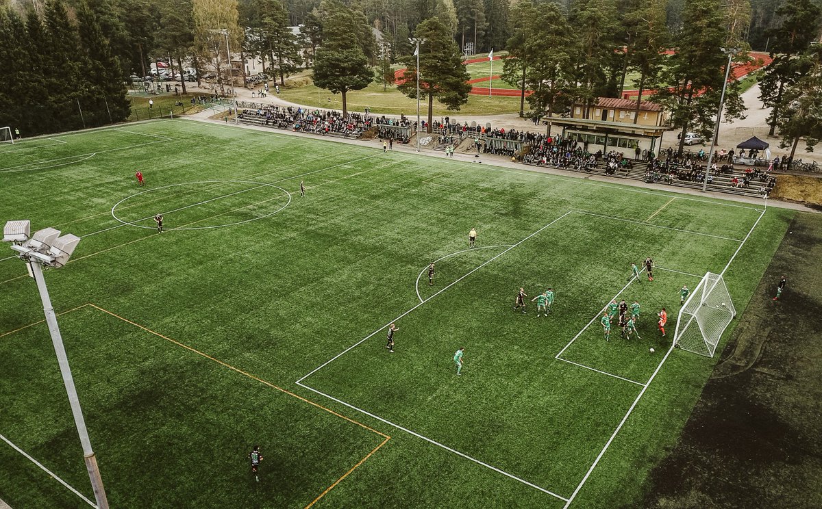 JanSundman's tweet photo. 503 katsojaa seuraamassa eilen #PaimioDerby'ä. Lukemaan saa mukavasti perspektiiviä, kun ynnää saman illan kahden #Veikkausliiga-kamppailun yleisömäärät yhteen: 1193. #KolmonenLänsiSuomi https://t.co/zXqrit26SW