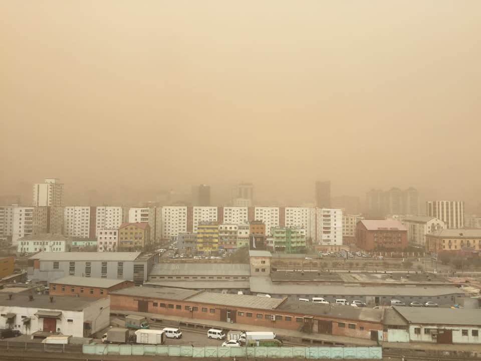 Ногоон байгууламжаа ихэсгэхгүй бол удахгүй шороонд дарагдаж мэдэхээр байна шүү