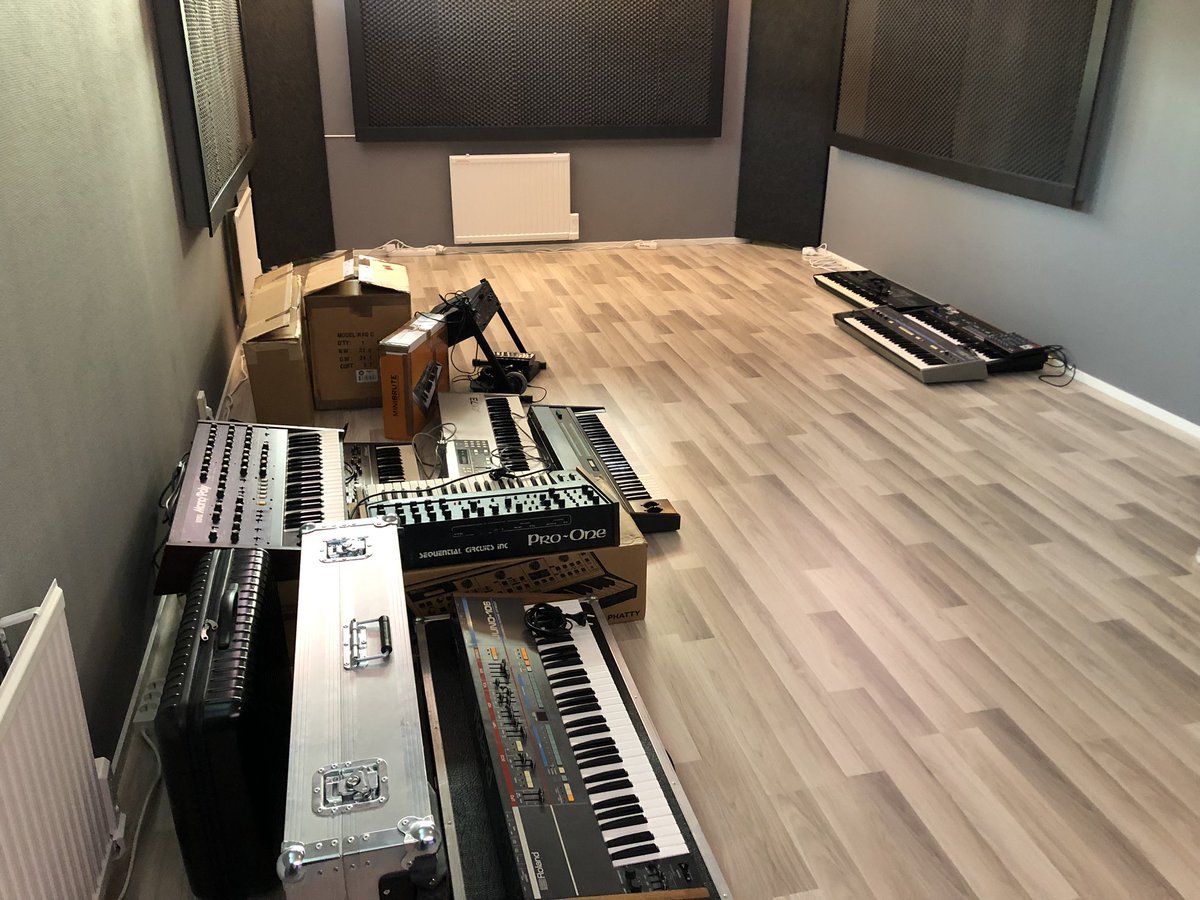 Bstrommusic's tweet photo. Status this morning: synths are in the building. Now a fishing weekend with a friend, to get some well needed relaxation. #studiolife #bstromstudio #synthesizers https://t.co/na4BXz6za2