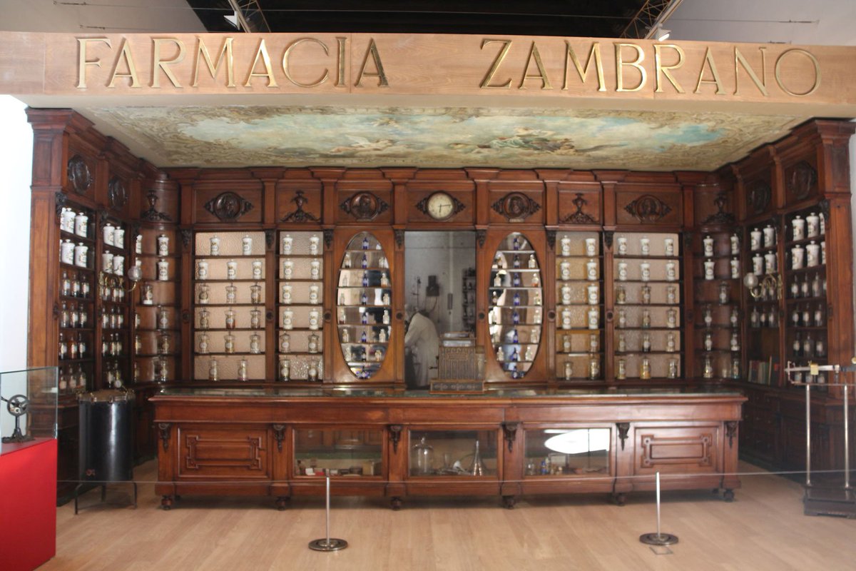 Patrimonio_UGR's tweet photo. Recuerda que durante el fin de semana también puedes acceder al #HospitalReal para visitar la exposición #CCCUGR "Ciencia, ciudad y cambio" entre las 11 y las 14h. Entre las piezas estrella de la exposición encontrarás el montaje de la #FarmaciaZambrano.
https://t.co/EkAQx833To https://t.co/BaWNSxbyA1