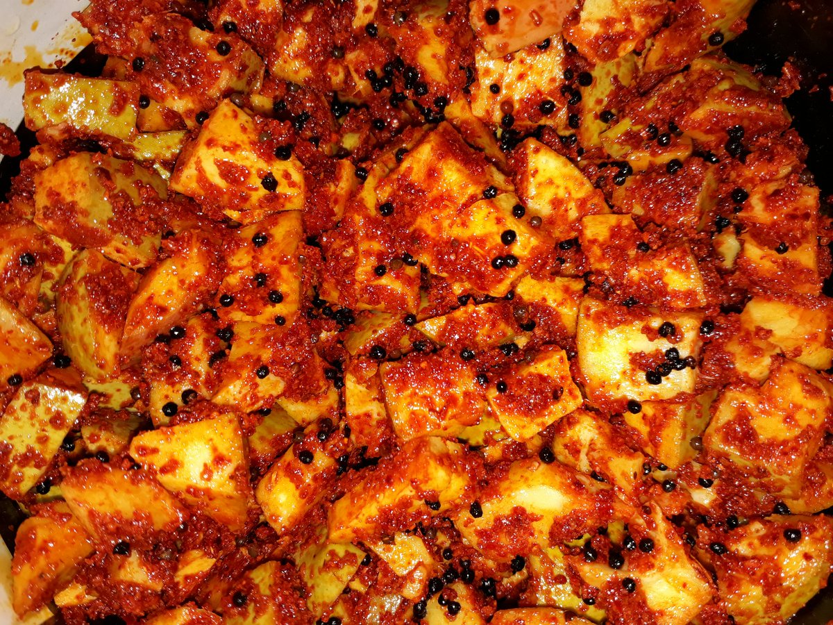 cookingaddictn's tweet photo. Mango pickle is very popular condiment in every indian kitchen. Mango Pickle is a special delicacy which is mostly enjoyed with rice curry and fish. #Indians #Mango #condiment #Goa #recipes 
https://t.co/qgTr2lriC2 https://t.co/hbydfqqN14