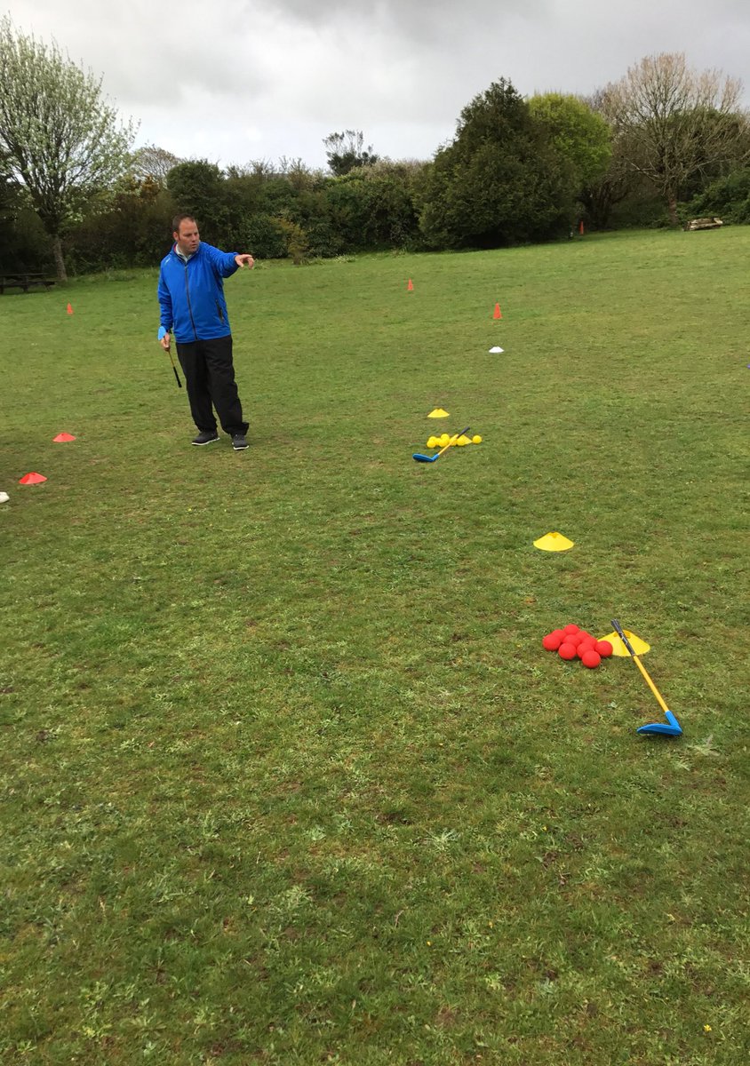 Magpies Class have had a great morning learning how to play golf with <a href="/nicolasgolfpga/">Nicolas Brewaeys</a>. #getintogolf <a href="/EnglandGolf/">England Golf</a> <a href="/WestCornwallGC/">West Cornwall GC</a>