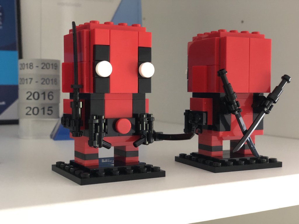 lego brickheadz deadpool
