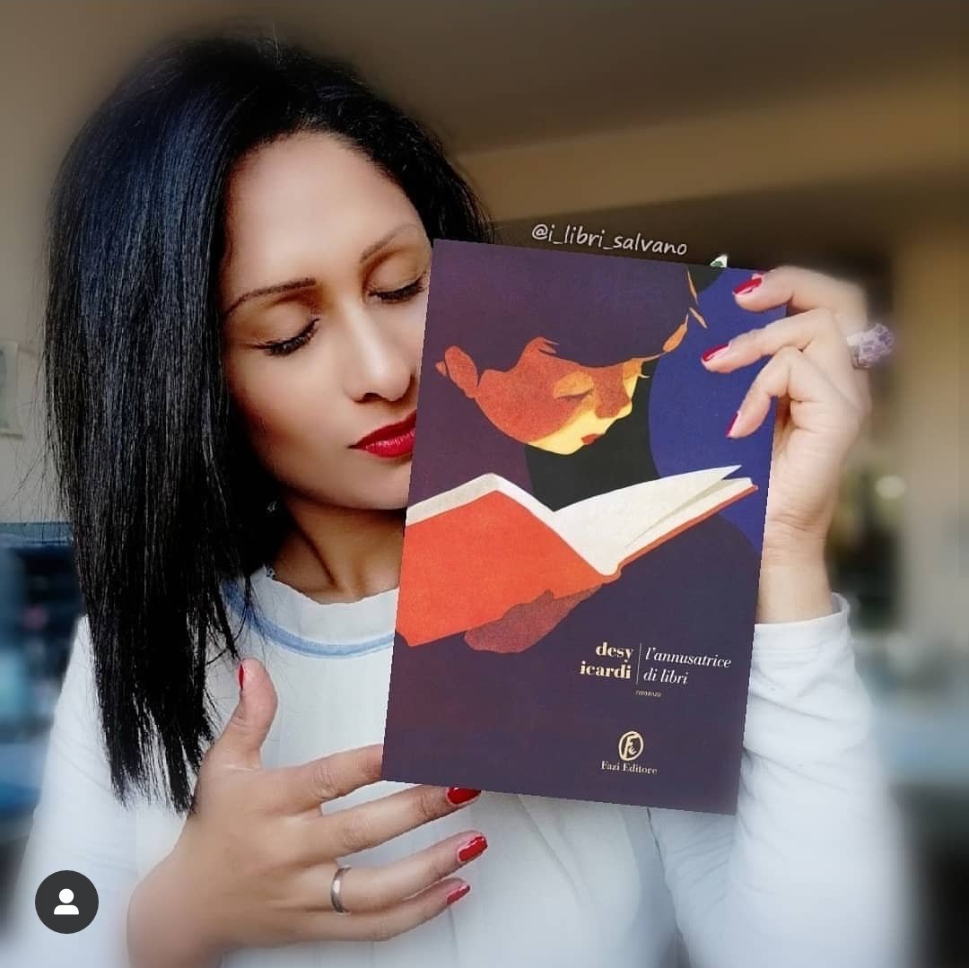 Sono come Adelina...
.
Le loro fragranze inebriano, travolgono.
Senti il cuore battere forte, i personaggi che ti chiamano, che hanno bisogno di te, di essere vissuti, compresi, ascoltati e tu...
Vivi con loro.