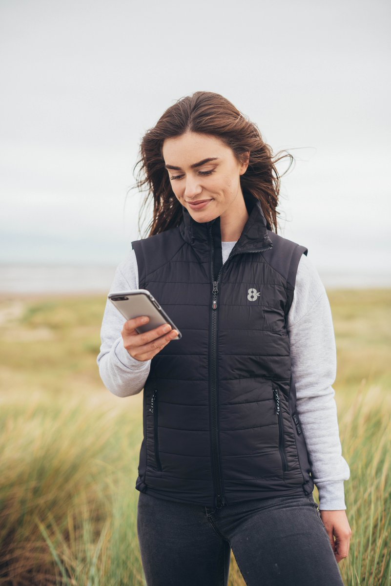 With our revolutionary heated apparel you’ll be the perfect temperature all spring long🔥 control the temperature via your smartphone! 📲
.
.
.
#8kflexwarm #heatedjacket #hoodie #womensstyle #womensfashion #style #trend #fashion #outdoors #model #fashionpost #beach #outdoors