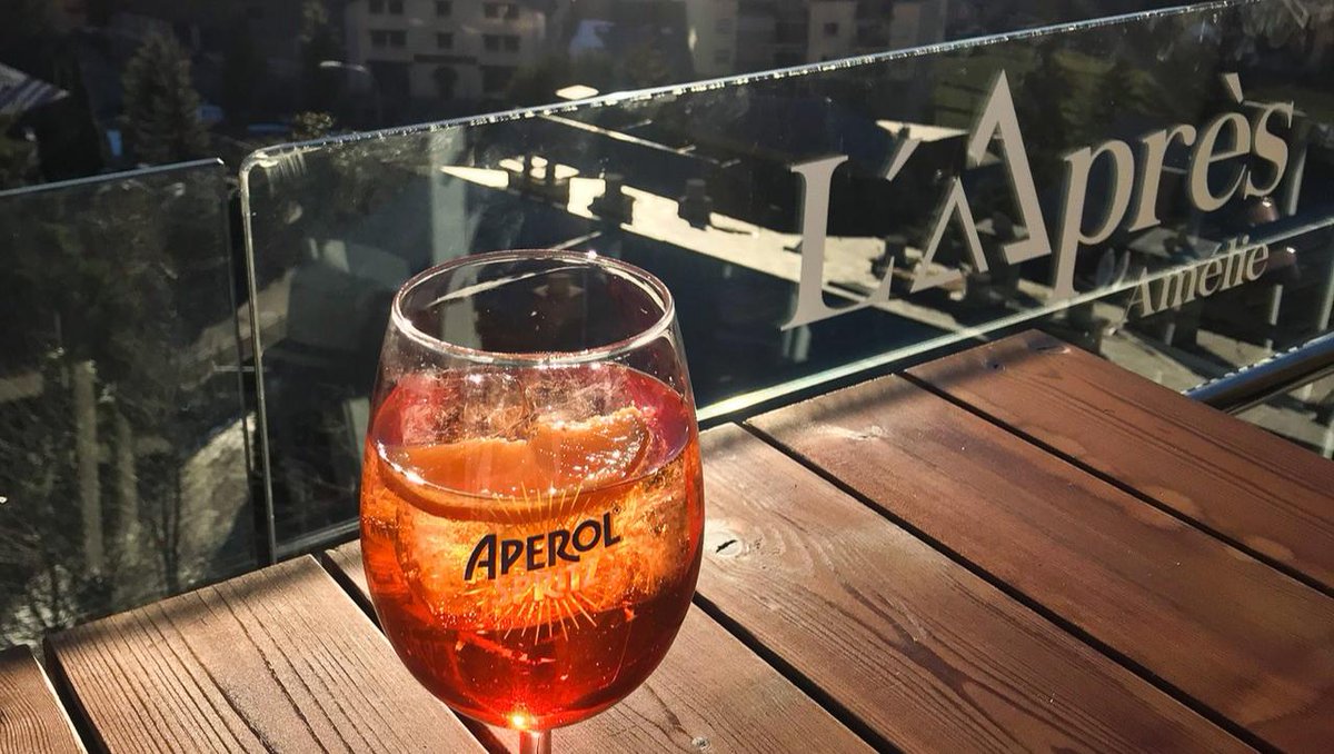findthepearls's tweet photo. The sun has set on another great ski season! Time to celebrate with another orange-themed beverage. https://t.co/MZc2dbOl87 #findthepearls #aperolspritz #andorra #skiandorra #grandvalira #apresski⁣ #apresamelie https://t.co/opHPNhFMRY