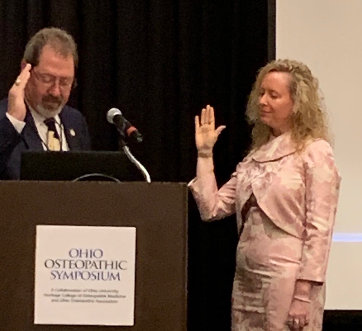 OhioDOs's tweet photo. At #OhioOsteo Dr Jennifer Gwilym is installed as Ohio @ACOFP president. https://t.co/pZOTxpzWRq