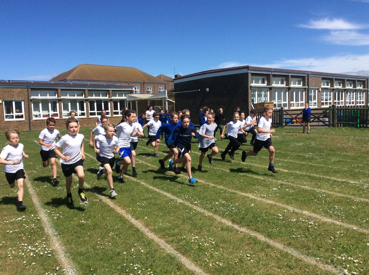 WoodingdeanPS's tweet photo. Training started yesterday for the Brighton schools half marathon with @ukrunevents . 37 eager runners running 2 miles a week and finishing with the final mile at Withdean #SchoolsHalfMarathon https://t.co/cTquRGvRsW