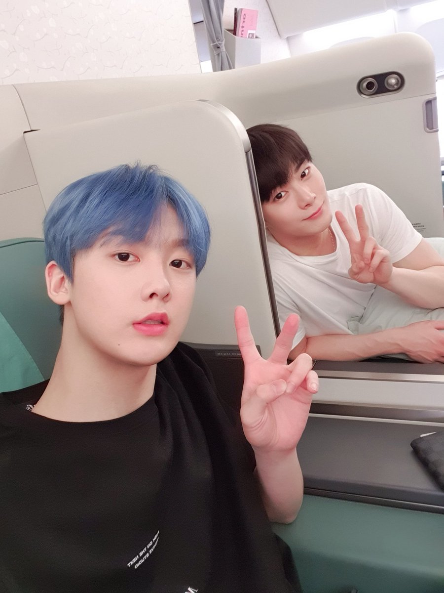 MoonBin_Spain's tweet photo. [TRAD] 190426 Actualización de la cuenta offclASTRO con #MOONBIN y #SANHA

"Camino a Tailandia~~~!!😋 Comimos una deliciosa comida! Ahora partimos para el mundo de los sueños! Esperad un poco más Roha, iremos pronto!
#UltimoTour (última localización) #Tailandia "
#ASTRO #아스트로 https://t.co/u14zrHn7fc